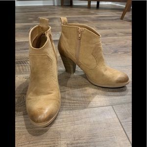 Buckle Qupid booties